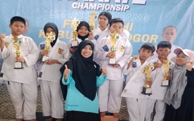 SISWA/SISWI MADRASAH IBTIDAIYAH AL-MUJAHIDAH MERAIH PRESTASI GEMILANG DALAM KEJUARAAN KARATE CHAMPIONSHIP 2023